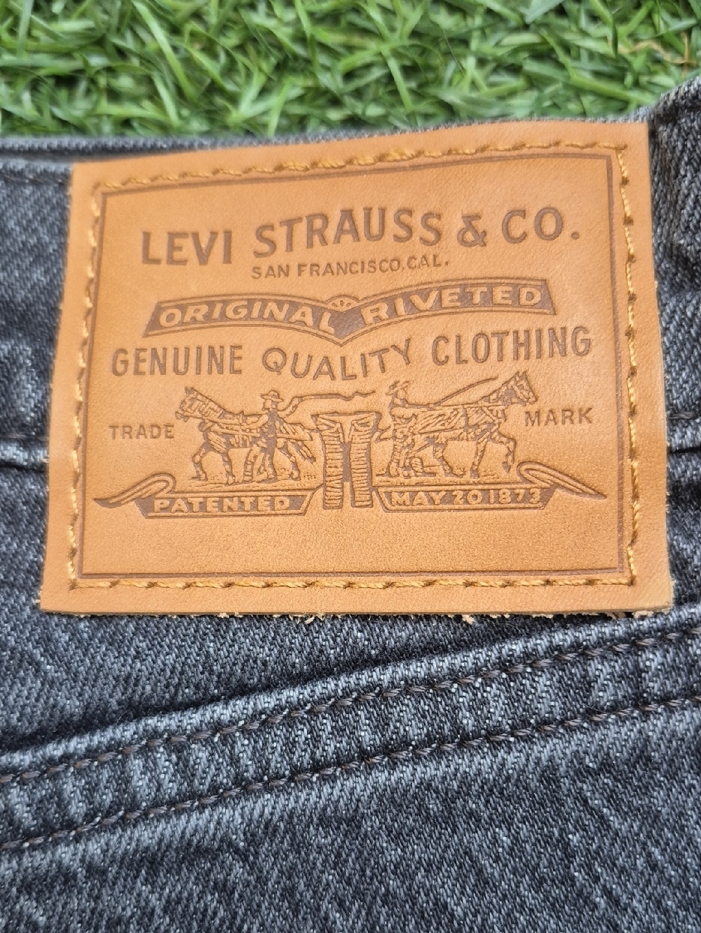 LEVIS-  7OS HIGH FLARE CHARCOAL DENIM - Picture 3 of 10
